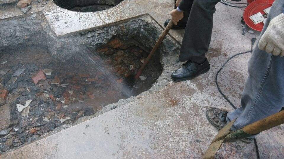 管道侧漏补漏 (1)